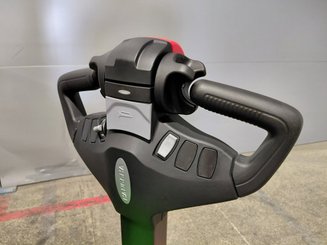 Gerbeur accompagnant Hangcha CDD16-XT1-SIL