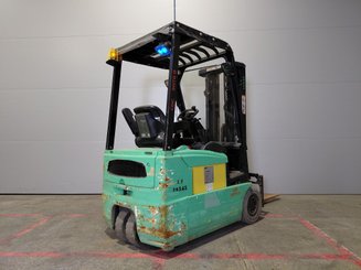 Chariot élévateur frontal 3 roues Yale ERP16 ATF