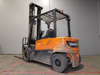 Chariot élévateur frontal 4 roues Doosan B50X-7