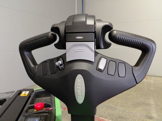 Gerbeur accompagnant Hangcha CDD16-XT1-SIL