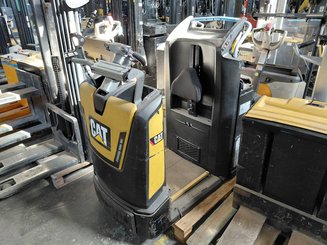 Tracteur de remorquage Caterpillar NTR30N