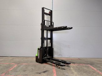 Gerbeur accompagnant Hangcha CDD12-AMC2-Li