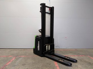 Gerbeur accompagnant Hangcha CDD16-XT1-SIL