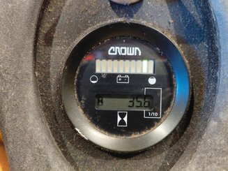 Gerbeur accompagnant Crown WF3000 1.2 - 9