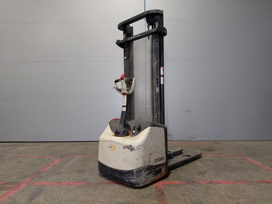 Gerbeur accompagnant Crown WF3000 10 - 1