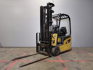 Chariot élévateur frontal 3 roues Caterpillar EP16NT