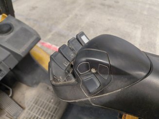 Chariot élévateur frontal 4 roues Caterpillar GP30NTD - 9