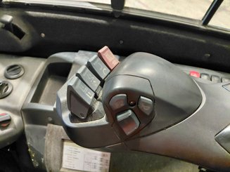 Chariot élévateur frontal 4 roues Caterpillar EP30CN - 7