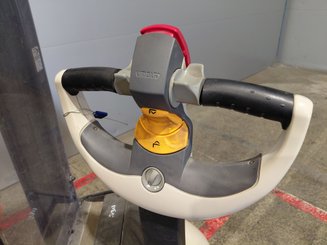 Gerbeur accompagnant Crown WF3000 1.2 - 8