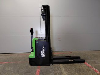 Gerbeur accompagnant Hangcha CDD12-XT1-SI