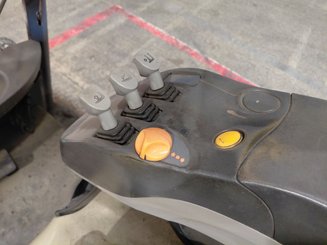 Chariot élévateur frontal 4 roues Crown SCF6040-18 - 8