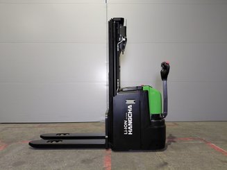 Gerbeur accompagnant Hangcha CDD16-XT1-SIL