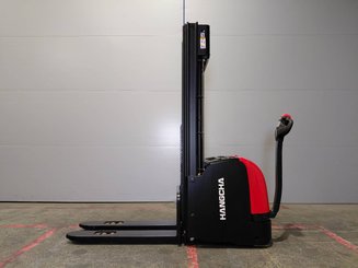 Gerbeur accompagnant Hangcha CDD12-AC2-L