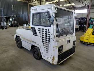 Tracteur de remorquage Charlatte T135