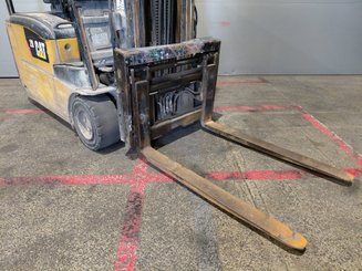 Chariot élévateur frontal 3 roues Caterpillar EP20PNT - 6