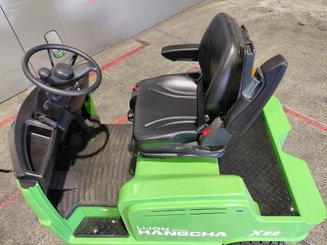 Tracteur de remorquage Hangcha QDD80-XD3i