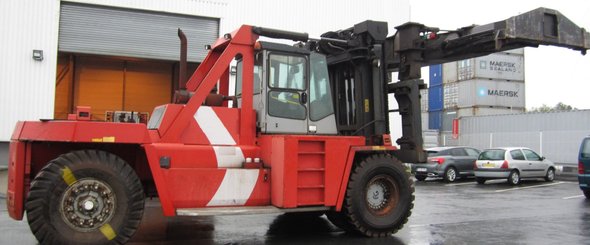 Chariot élévateur frontal 4 roues Kalmar DCD 320-12 - 1