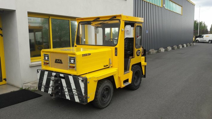 Tracteur de remorquage ATA 5500 LPG - 1