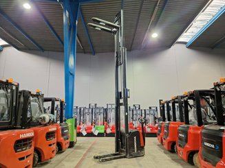 Gerbeur accompagnant Hangcha CDD20-AC1