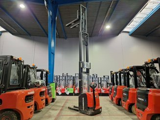 Gerbeur accompagnant Hangcha CDD20-AC1