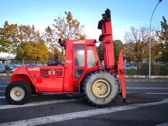 Chariot élévateur tout terrain Manitou MC120 - 2