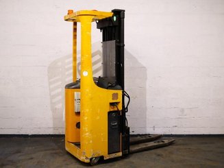 Gerbeur porté debout Caterpillar NSR16K