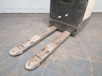 Transpalette porté debout Crown WT3040