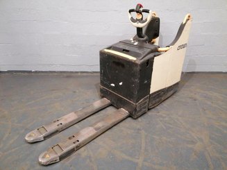 Transpalette porté debout Crown WT3040