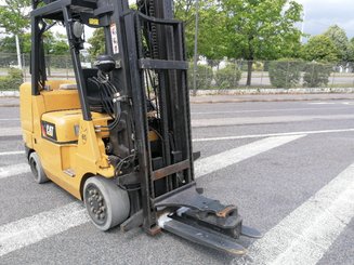 Presseur de charge Caterpillar CLASSE III - 1