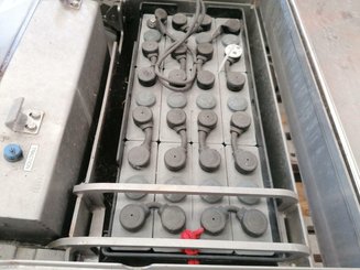 Transpalette accompagnant Ulma EPT20