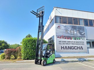 Chariot élévateur frontal 4 roues Hangcha XC30i
