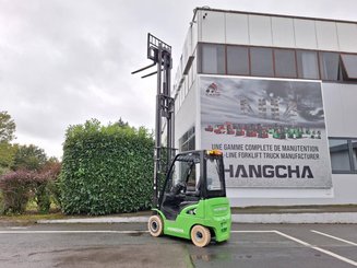 Chariot élévateur frontal 4 roues Hangcha XC18i