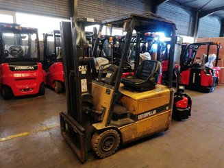 Chariot élévateur frontal 3 roues 								Caterpillar 								EP16KT MC