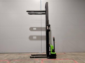 Gerbeur accompagnant Hangcha CDD12-A2MJ2-ISZ