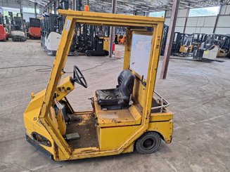 Tracteur de remorquage Charlatte TE206