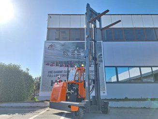 Chariot élévateur latéral multidirectionnel Hubtex DQ45D