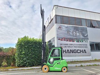Chariot élévateur frontal 4 roues Hangcha XC30i