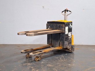 Transpalette accompagnant Caterpillar NPP20N2E