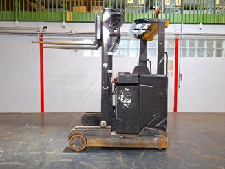 Chariot à mât rétractable Caterpillar NR16N2