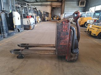 Transpalette accompagnant Fenwick T18