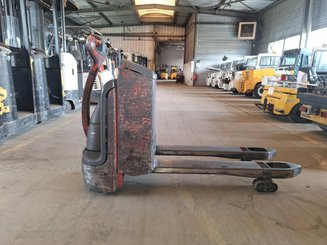Transpalette accompagnant Fenwick T18
