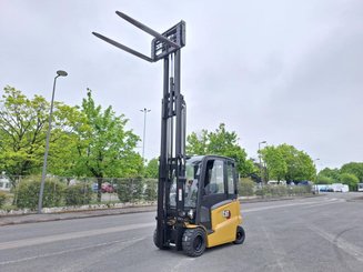 Chariot élévateur frontal 4 roues Caterpillar EP30N - 4