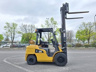 Chariot élévateur frontal 4 roues Caterpillar GP35 NTD