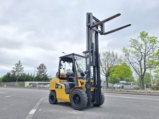 Chariot élévateur frontal 4 roues Caterpillar GP35 NTD - 11