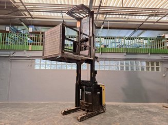 Préparateur de commandes à nacelle élevable Caterpillar NOH10N