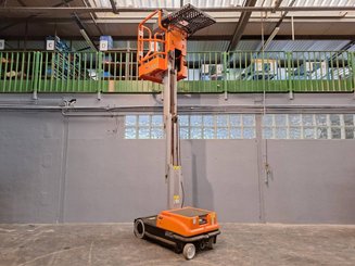 Nacelle à mât vertical JLG 10MSP