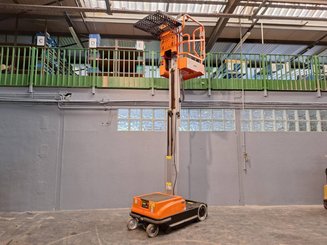 Nacelle à mât vertical JLG 10MSP