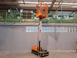 Nacelle à mât vertical JLG 10MSP