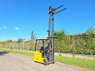 Chariot élévateur frontal 3 roues Yale ERP20 ATF