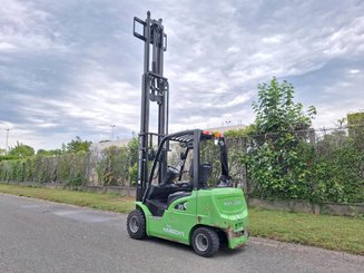 Chariot élévateur frontal 4 roues Hangcha XC35i